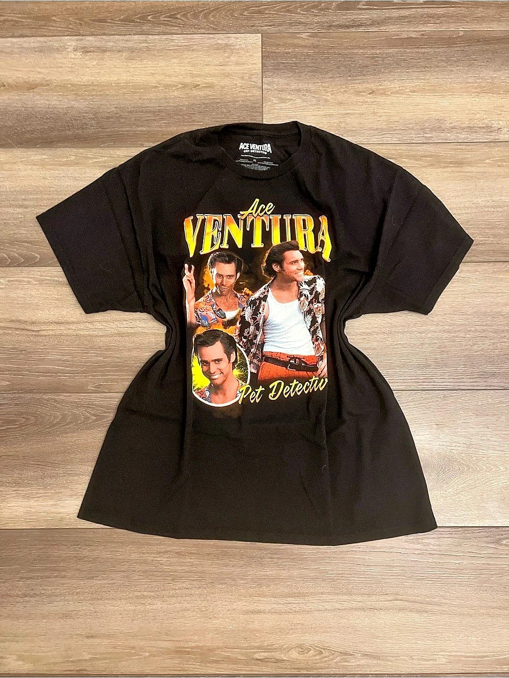 Ace Ventura Pet Detective Graphic Short Sleeve Tee in Black Like New